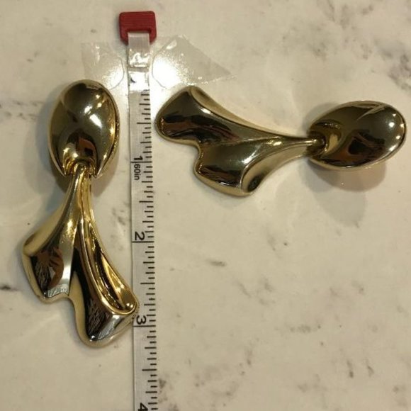 Vintage Gold-Tone Door Knocker Clip-on Earrings - Picture 6 of 7